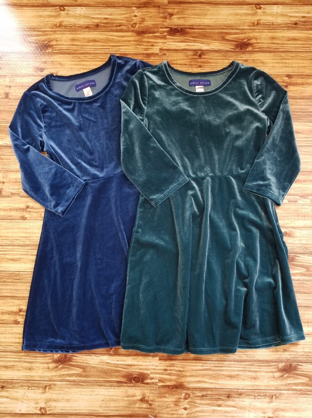 Simply Styled Girls Velvet Holiday Dresses Set of 2 Blue Green Size M 10/12